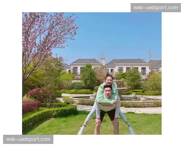 吴冠希妻子张常宁现场观战,镜头多次给到观众席 吴冠希妻子张常宁现场观战,镜头多次给到观众席