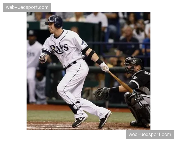 台美混血外野手费柴德转战坦帕湾光芒，延续大联盟出赛机会